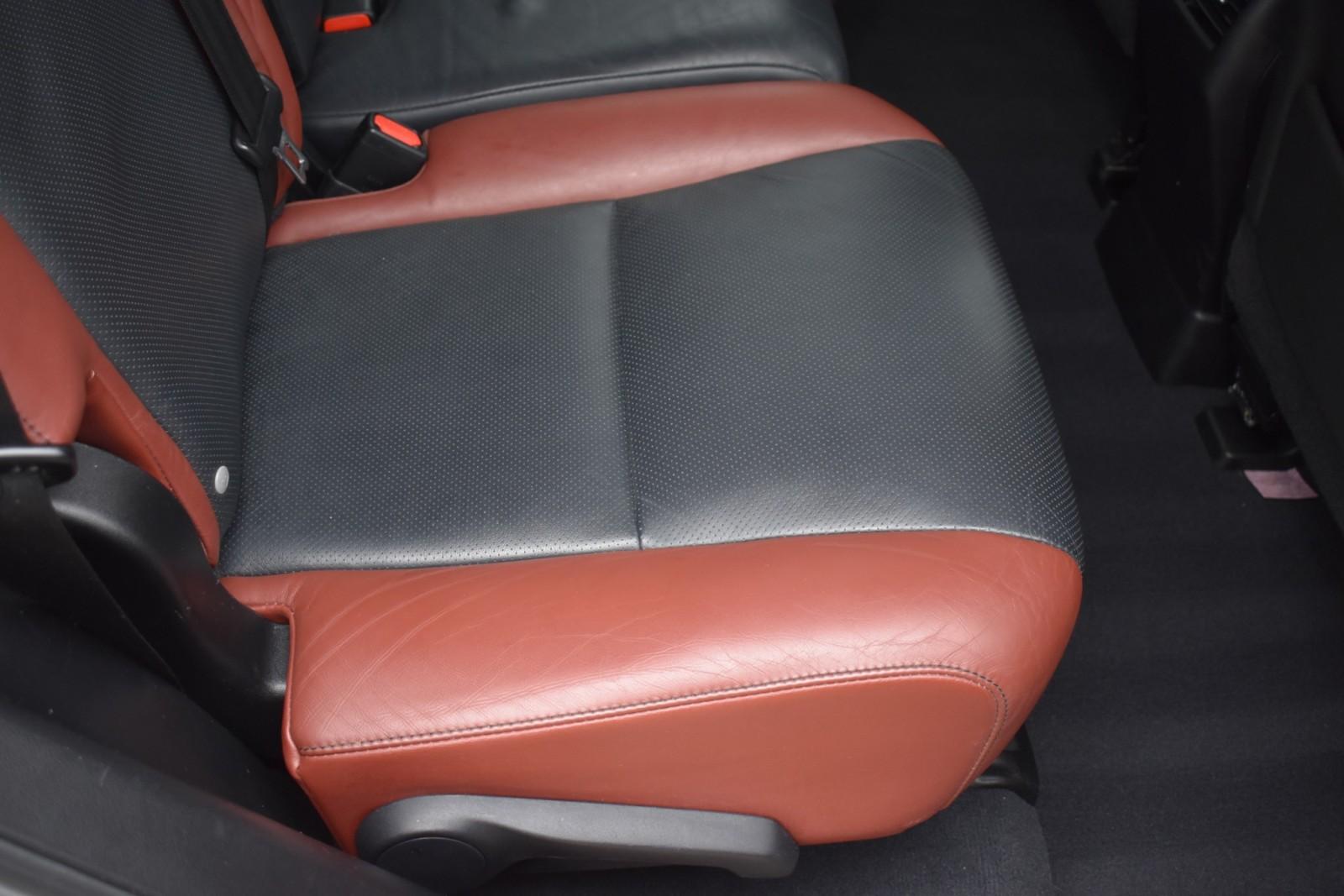 2002 - 2005 KIA SEDONA Katzkin Leather Interior (electric driver seat) (3  row)